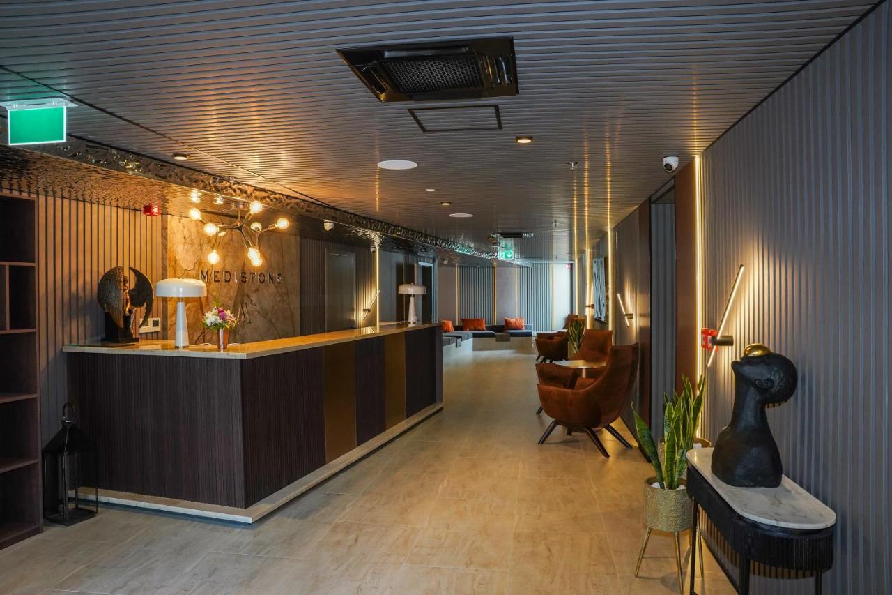 אומיס Hotel Medistone מראה חיצוני תמונה