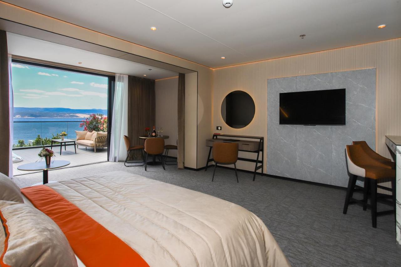 אומיס Hotel Medistone מראה חיצוני תמונה