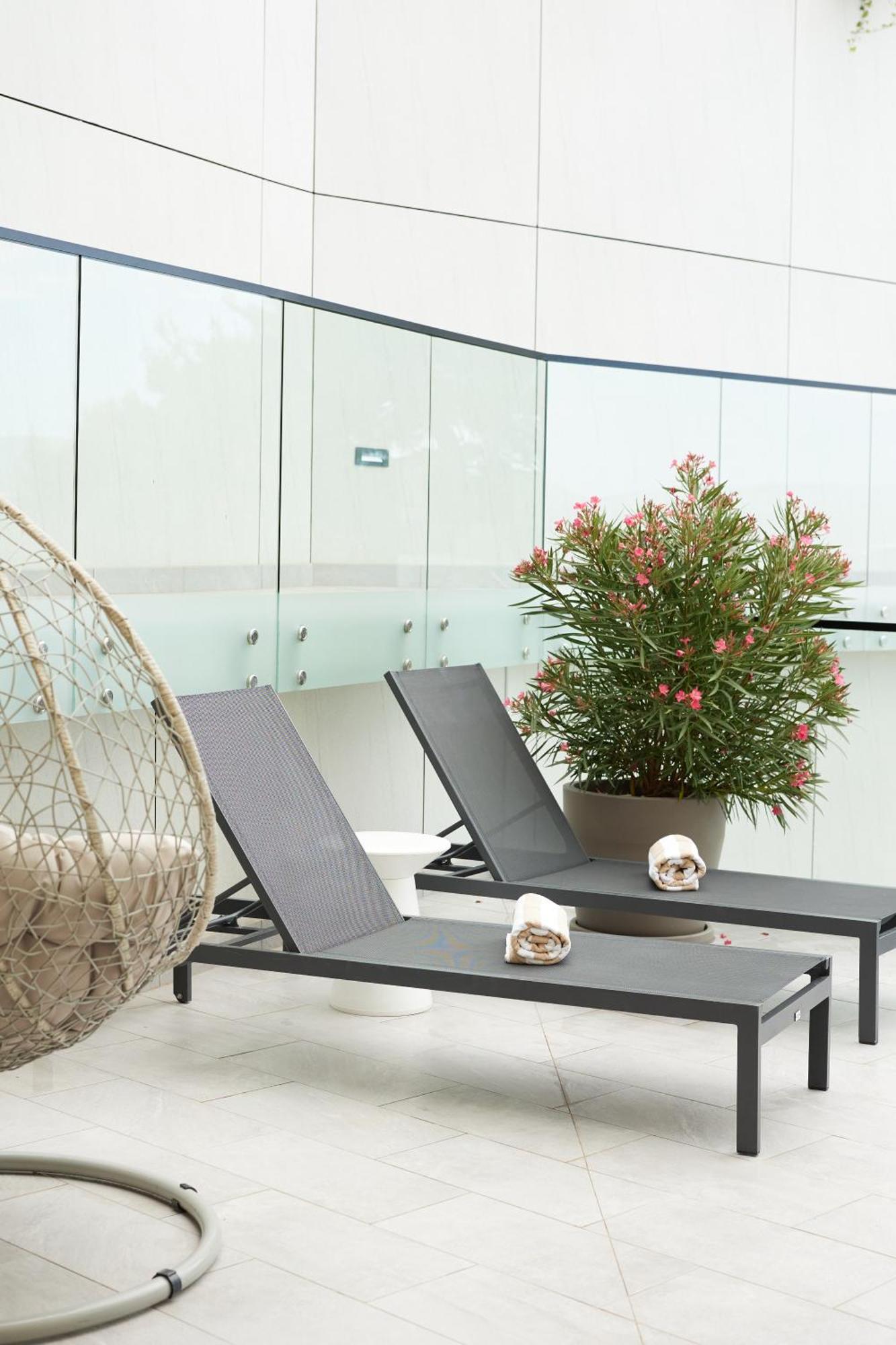 אומיס Hotel Medistone מראה חיצוני תמונה