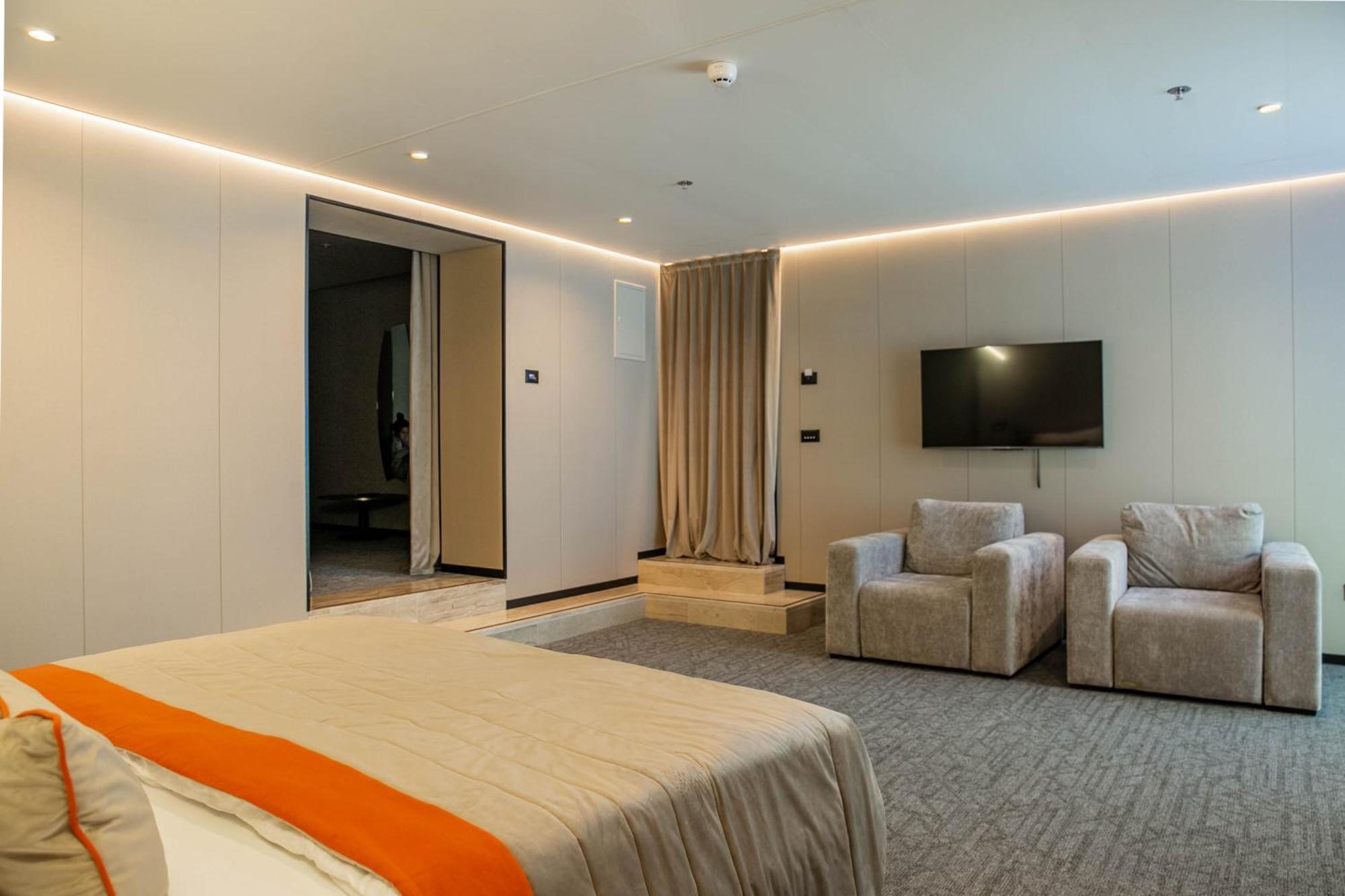 אומיס Hotel Medistone מראה חיצוני תמונה