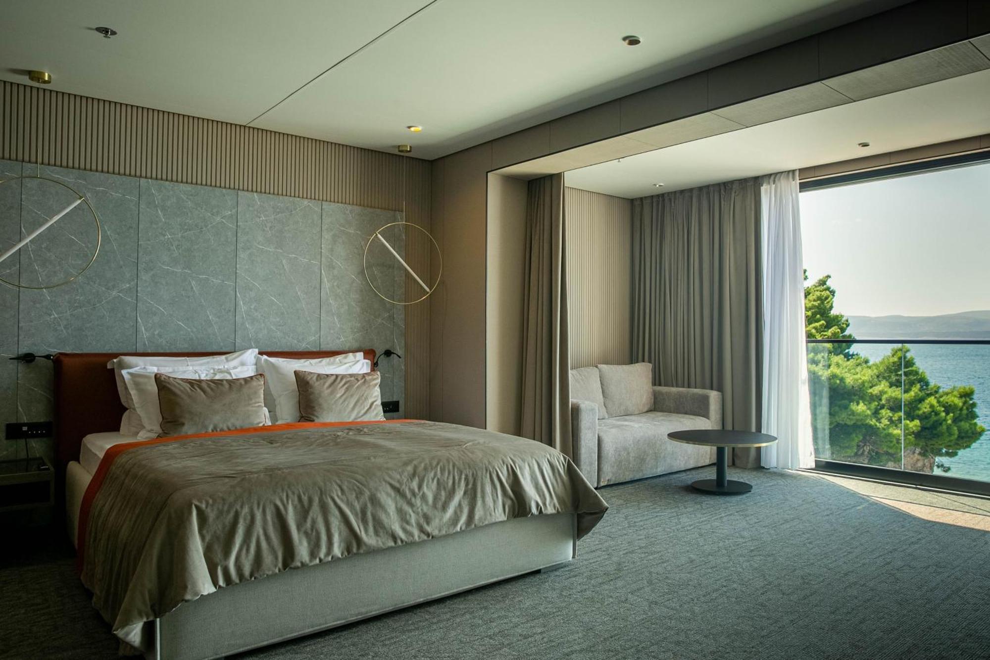 אומיס Hotel Medistone מראה חיצוני תמונה