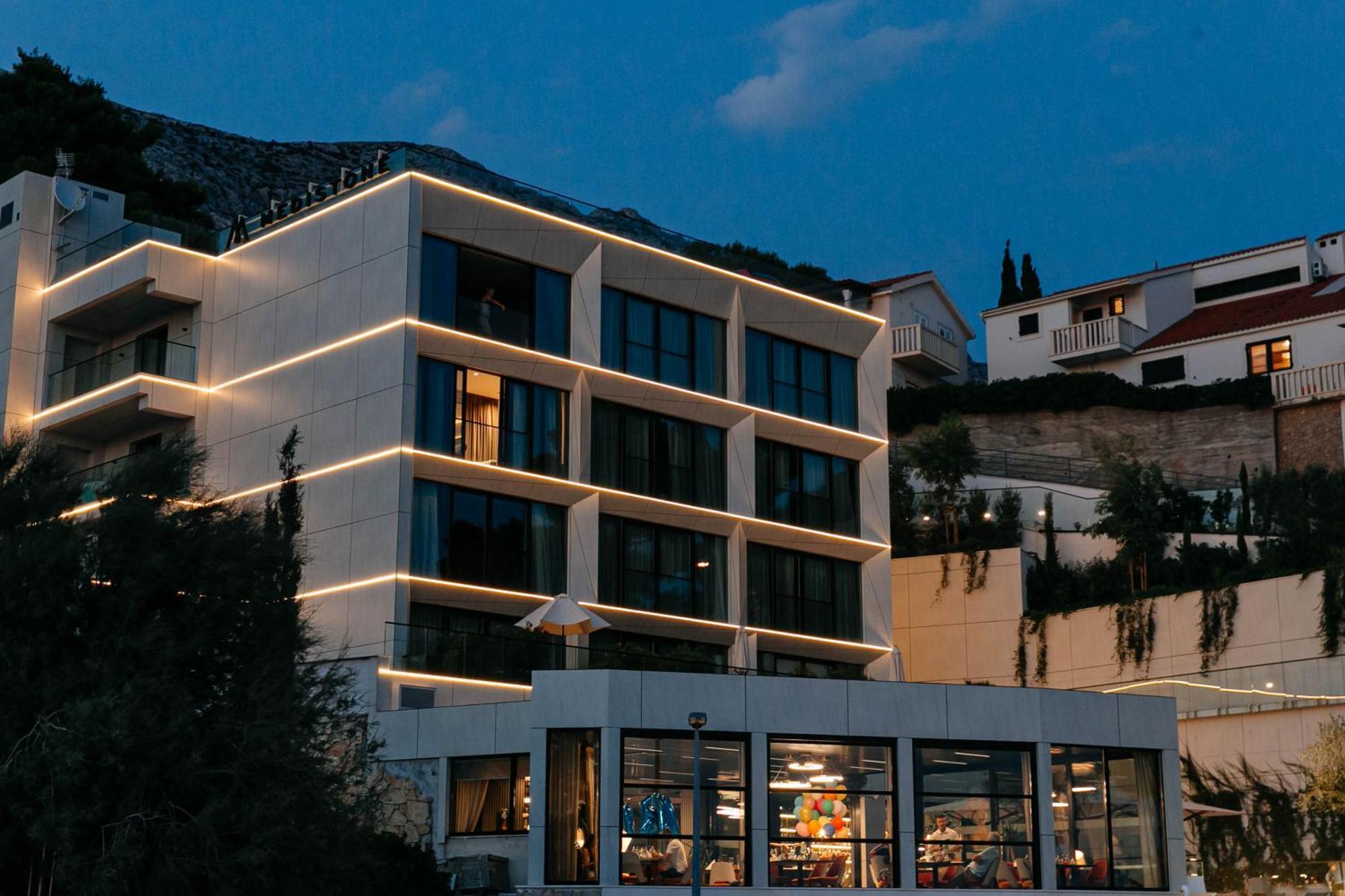 אומיס Hotel Medistone מראה חיצוני תמונה