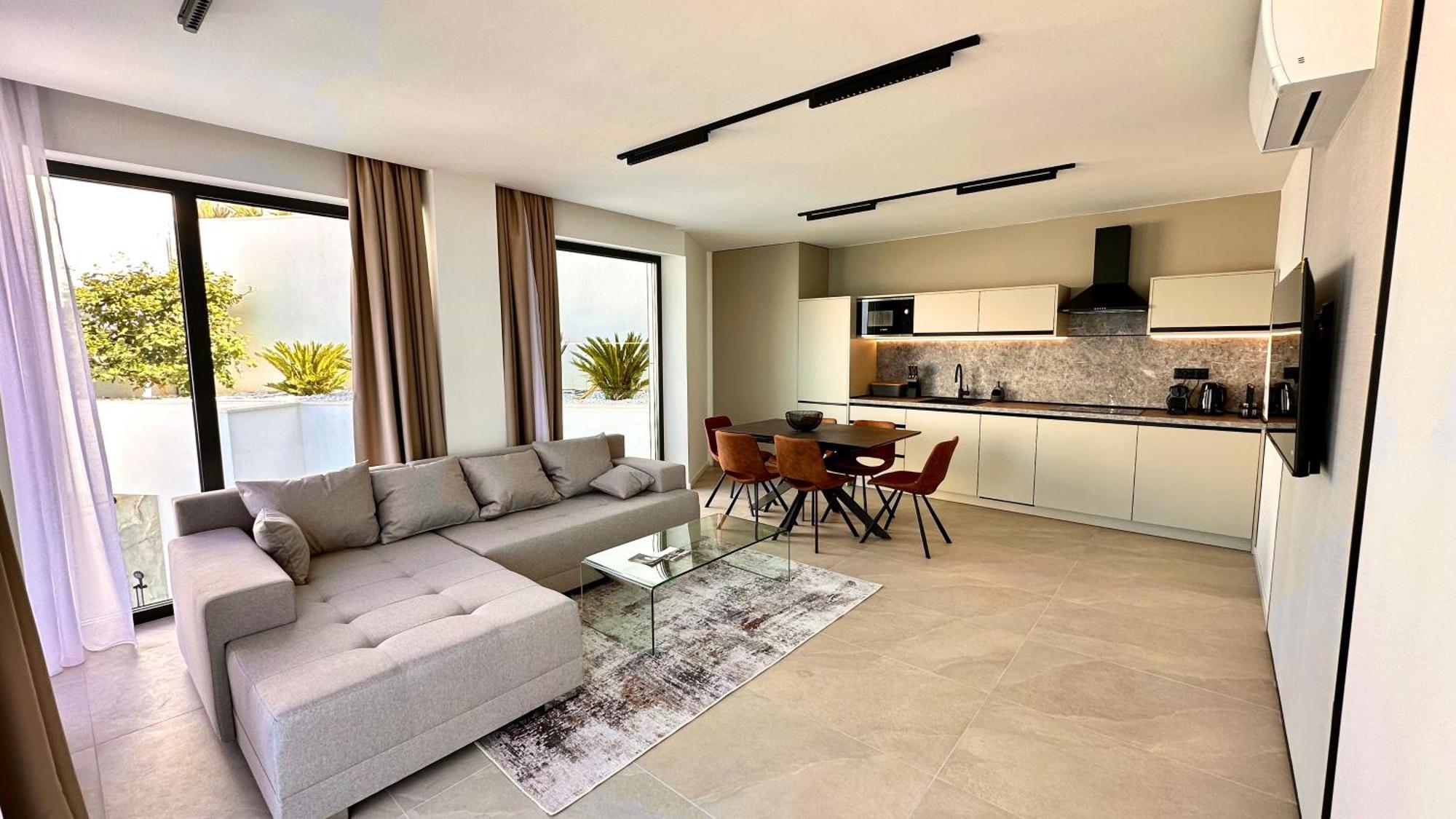 אומיס Hotel Medistone מראה חיצוני תמונה