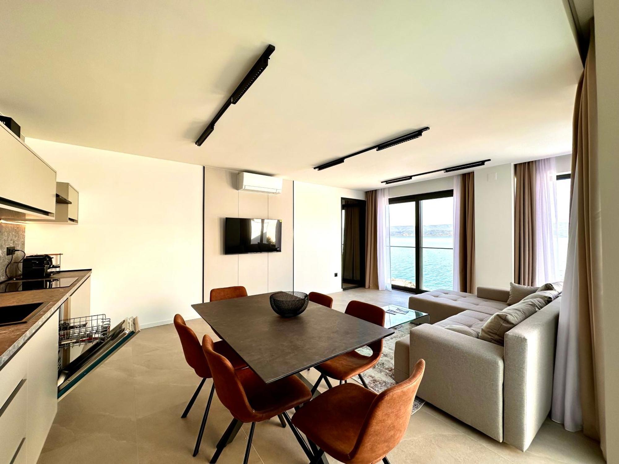אומיס Hotel Medistone מראה חיצוני תמונה