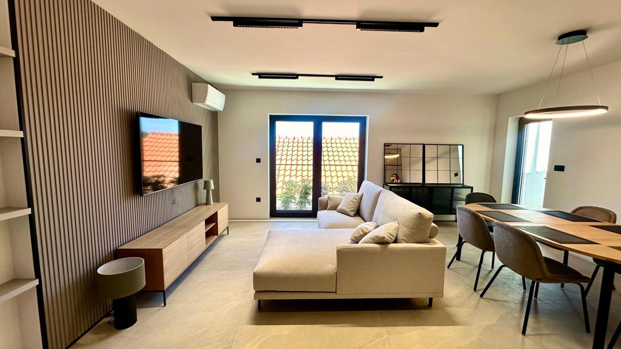 אומיס Hotel Medistone מראה חיצוני תמונה