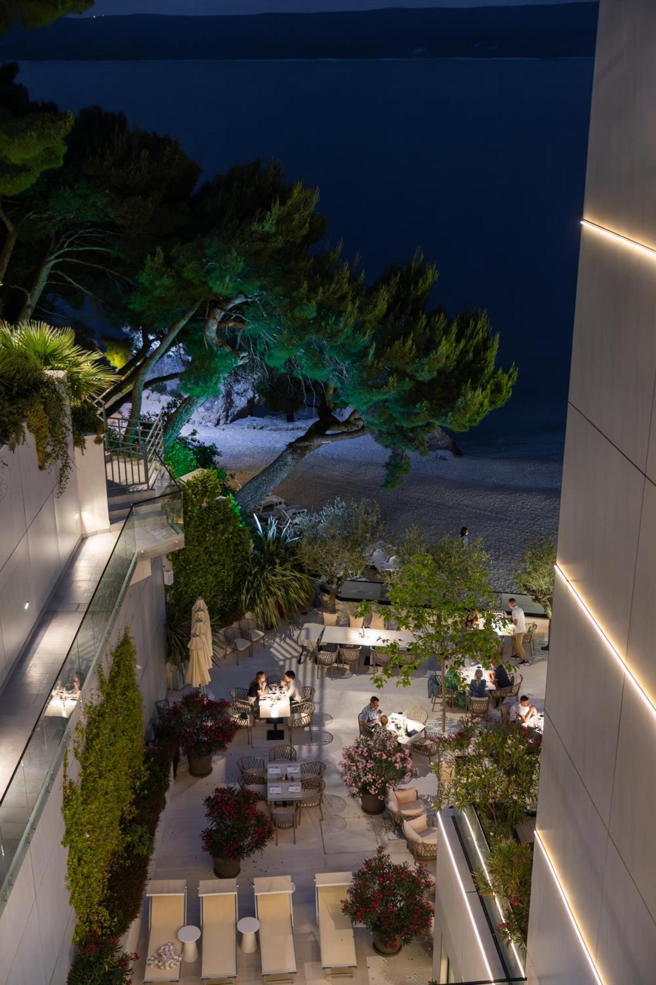אומיס Hotel Medistone מראה חיצוני תמונה